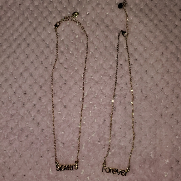 *SOLD* NWOT Claires "Sisters Forever" Necklaces - Picture 2 of 5
